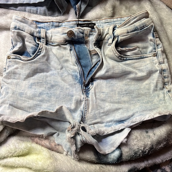 JEAN SHORTS - Picture 2 of 4